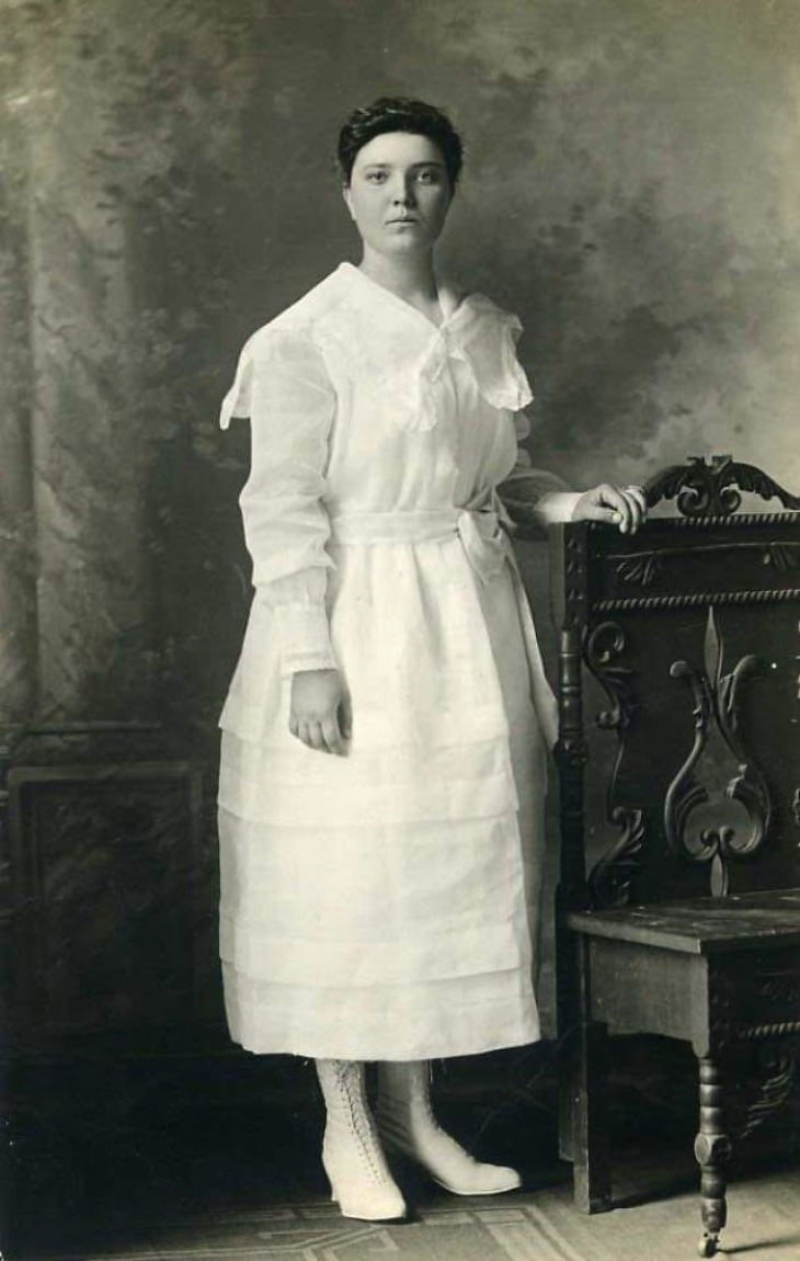  4. "Mi abuela a los 16 años en 1917"