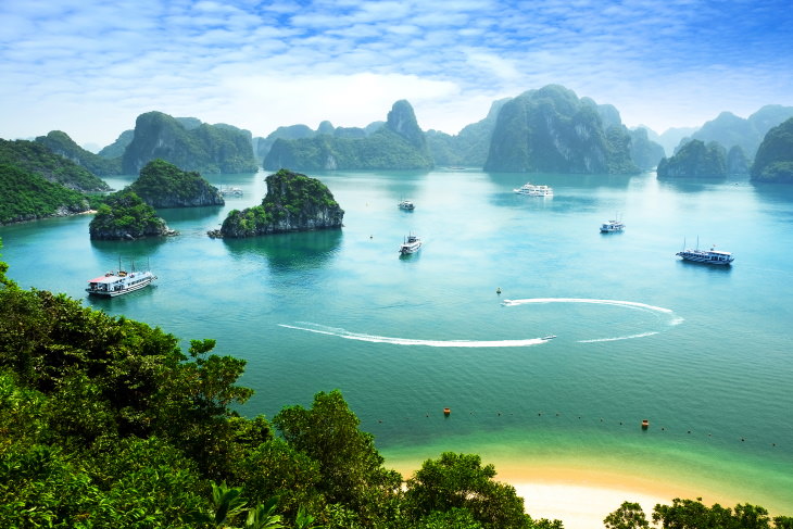 Destinos Turísticos Que Reabrirán Este Verano Bahía de Halong y otros destinos en Vietnam