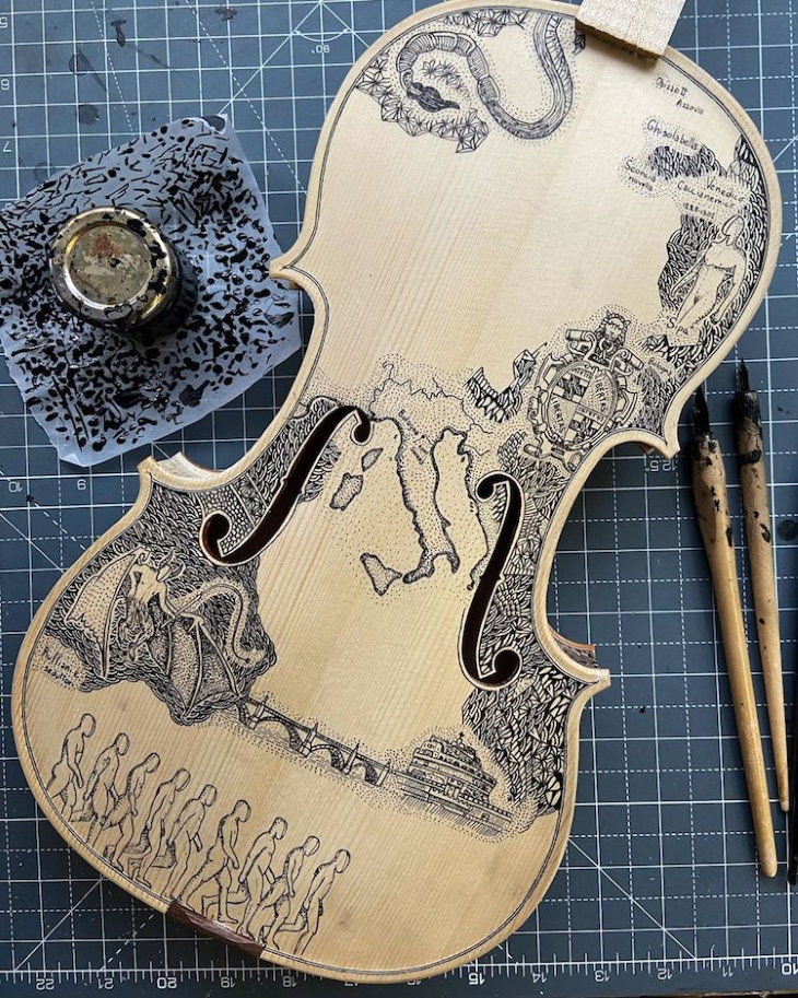 Violines decorados por Leonardo Frigo Italia