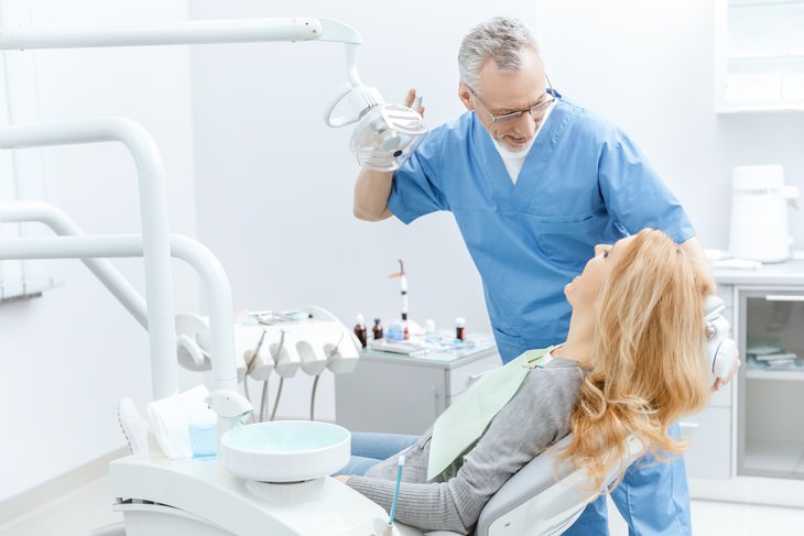 8 Consejos Falsos Sobre El Ahorro  Evitar las visitas regulares al dentista