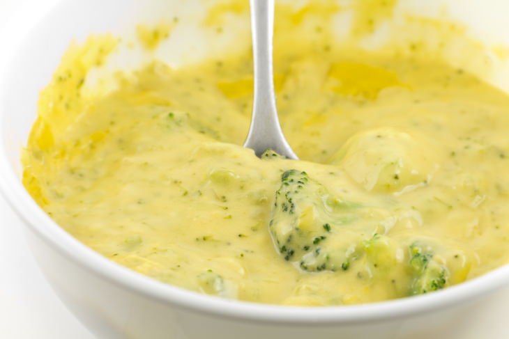 7. Sopa de brócoli y queso cheddar