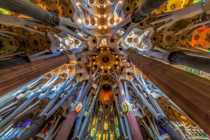 Obras Arquitectónicas Inspiradas en la Naturaleza Sagrada Familia en Barcelona, ​​España, por Antoni Gaudi