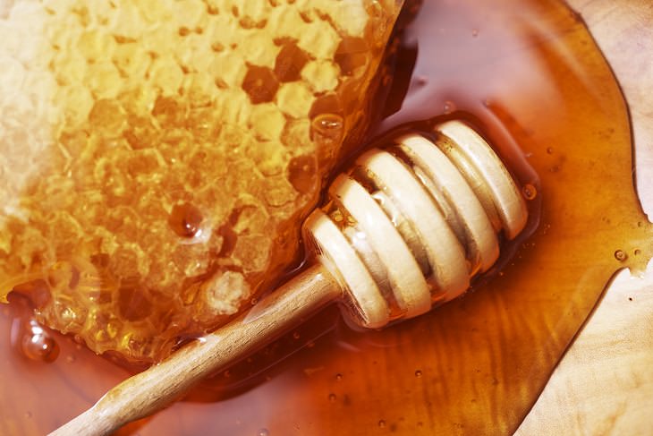 Cómo curar las alergias al polvo de forma natural miel