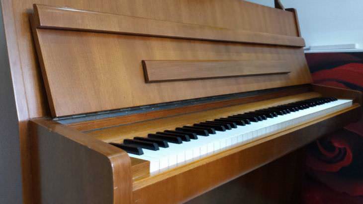  Los Pianos Más Costosos De La Historia Piano Steinway Modelo Z de John Lennon
