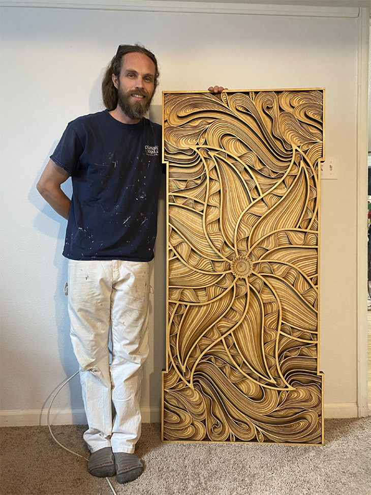 13. "Mi proyecto de cuarentena. Diseño digital, cortado con láser en 10 capas de madera contrachapada, marrón teñido"