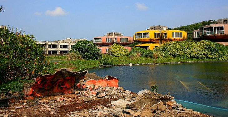 La Impresionante Historia De Estos 9 Sitios Abandonados Casas Sanzhi OVNI, Taiwán