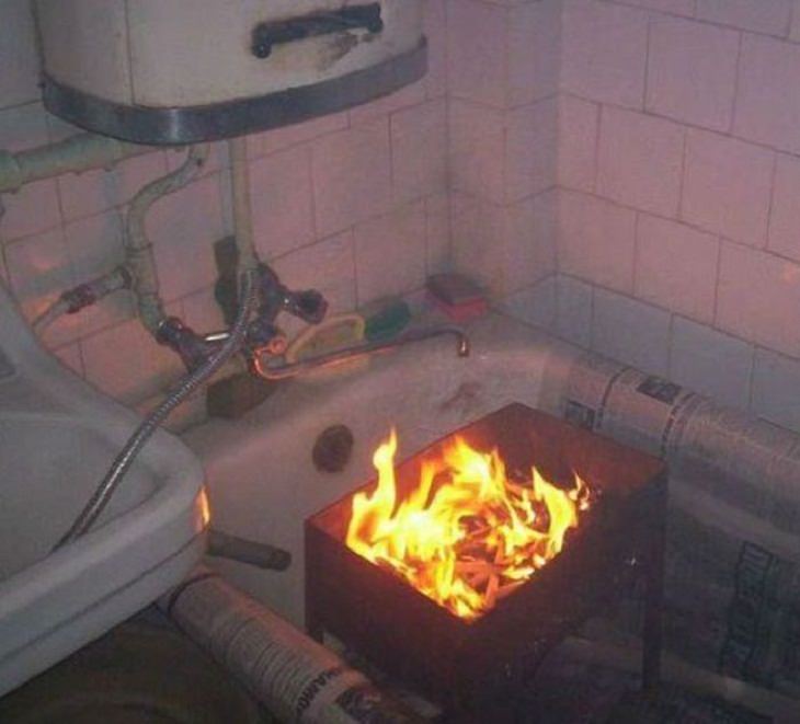 Divertidas Fotografías De La Vida Cotidiana En Rusia un asador en la bañera