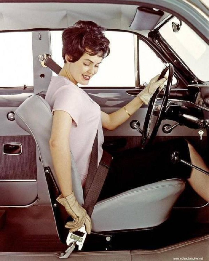 fotos antiguas En 1959, Volvo inventó el cinturón de seguridad de 3 puntos y siguió usando, otorgando una licencia gratuita a todos los demás fabricantes de automóviles para usarlo