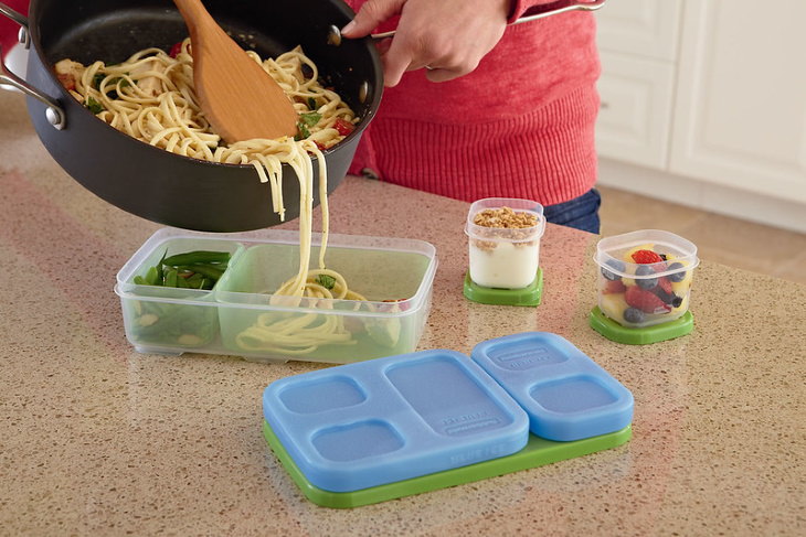 How Long You Can Keep Leftovers putting leftovers into containers