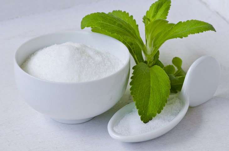 beneficios stevia para tu salud. polvo blanco de stevia