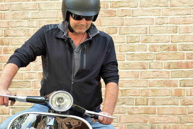 Test de Personalidad: Un hombre en moto.