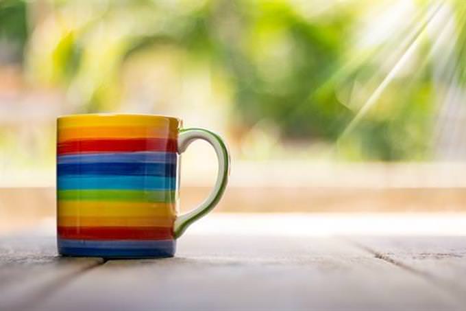 ponte a prueba: una taza colorida