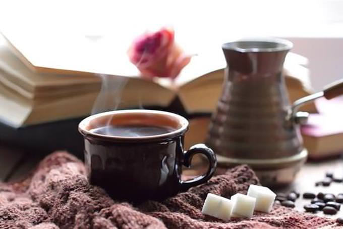 coffee and sugar cubes