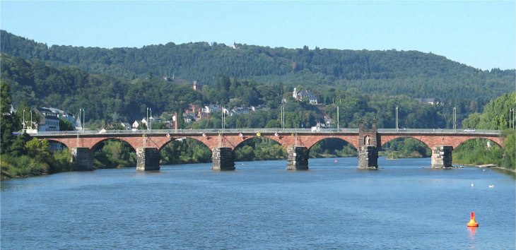 Un Recorrido Fotográfico Por Trier En Alemania Puente Romano Vista Lateral