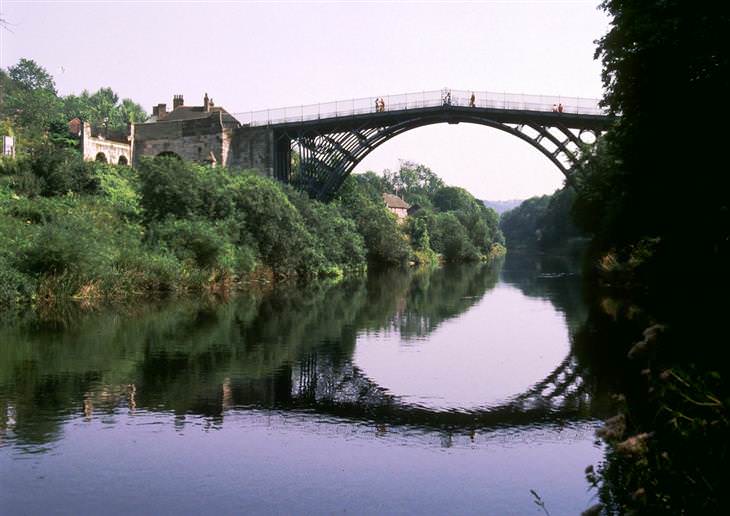 10 Bellos Sitios Patrimonio De La Humanidad En Inglaterra El Puente de hierro Gorge