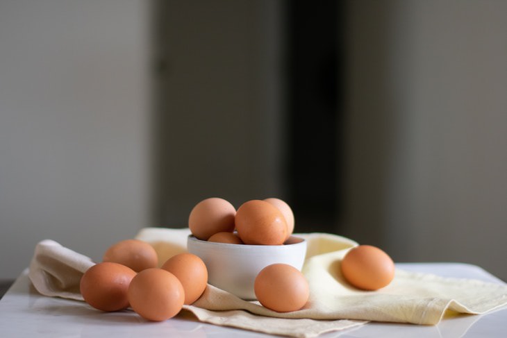 5. Comer huevos es beneficioso para los órganos internos y el cerebro.