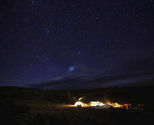 18 Fotos Acampando Bajo Las Estrellas Observando las estrellas en Laguna Campground, Laguna Mountain en San Diego, California.