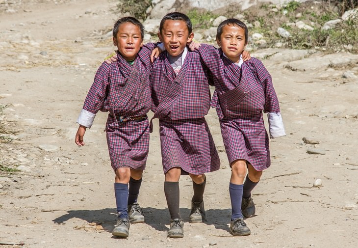  7. Bhután mide su progreso mediante la "Felicidad nacional bruta".