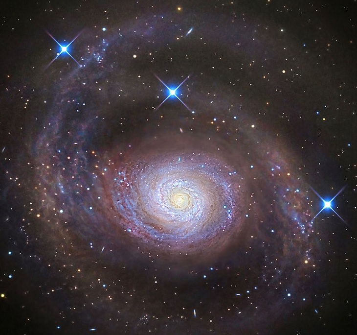  Messier 94 (también conocida como galaxia M94 y NGC 4736), una galaxia con una rara estructura de dos anillos