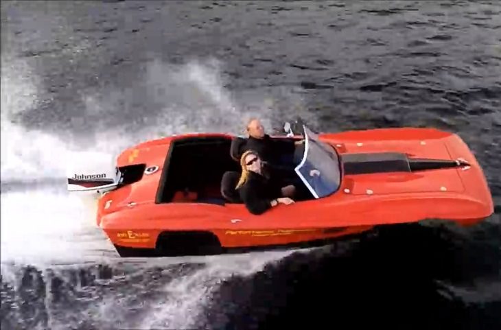 10 Vehículos Acuáticos Que Harán Volar Tu Imaginación '67 Corvette Stingray