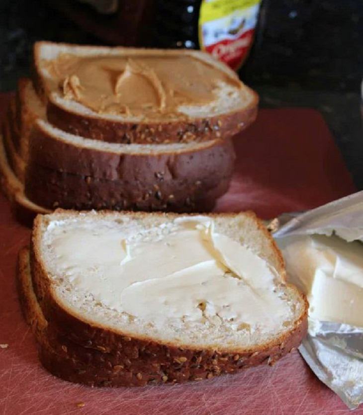 12. Mantequilla de maní y queso crema.