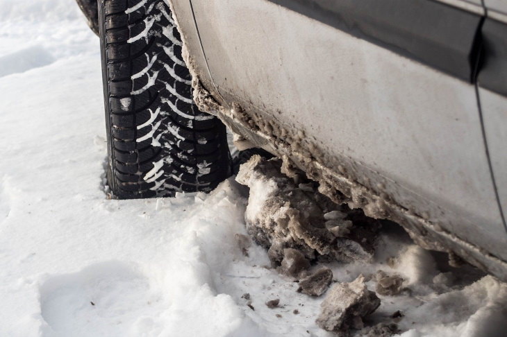 5. Cuando tu automóvil queda atrapado en la nieve