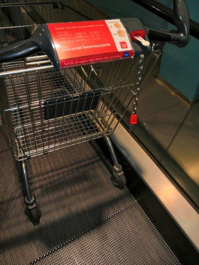 4. Este carrito de la compra sueco aparentemente normal tiene ruedas magnéticas para que no se deslice por una escalera mecánica.