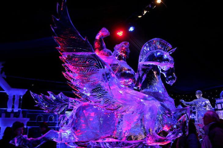 estatuas de hielo caballo