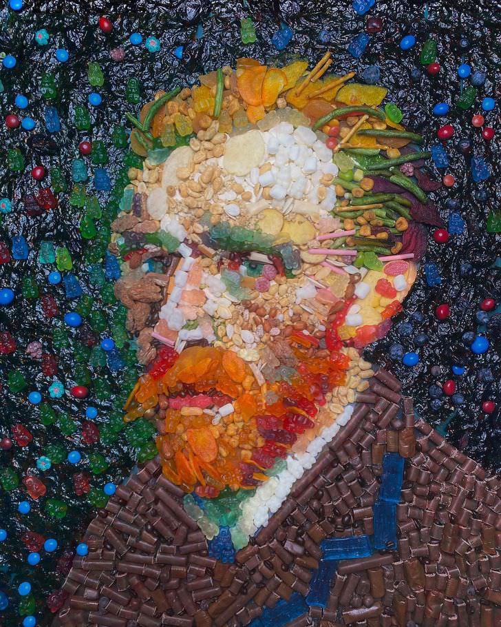 8. ¿Puedes creer que este retrato de Van Gogh está hecho completamente de bocadillos?