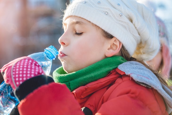 Por Qué Aumentas De Peso En El Invierno y Qué Hacer Bebemos menos agua
