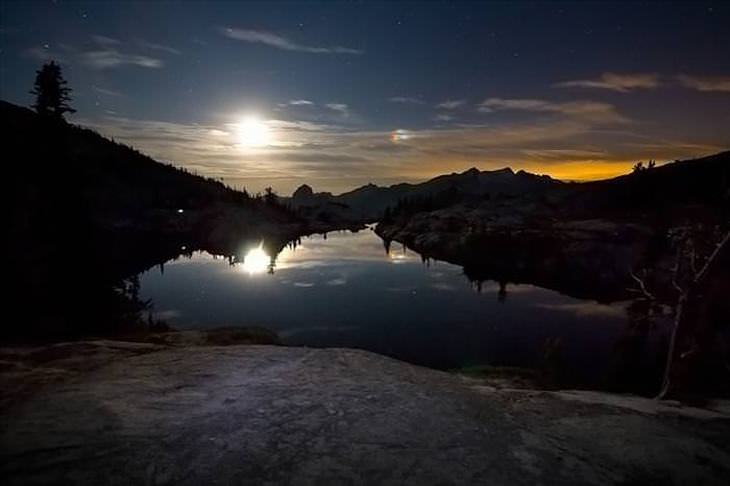 lagos alpinos de noche