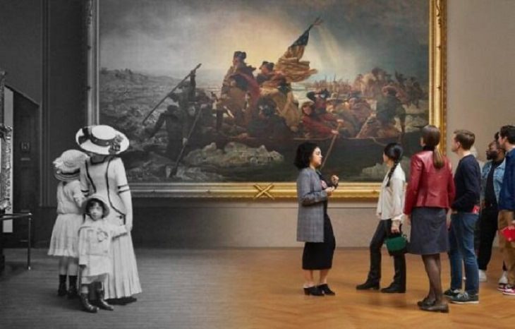 Visitantes en el Museo Metropolitano de Arte viendo una pintura 