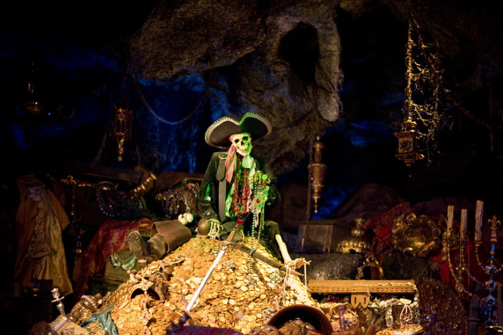 11 Datos Que Te Darán Escalofríos El paseo original de Piratas del Caribe en Disneyland usó esqueletos reales.