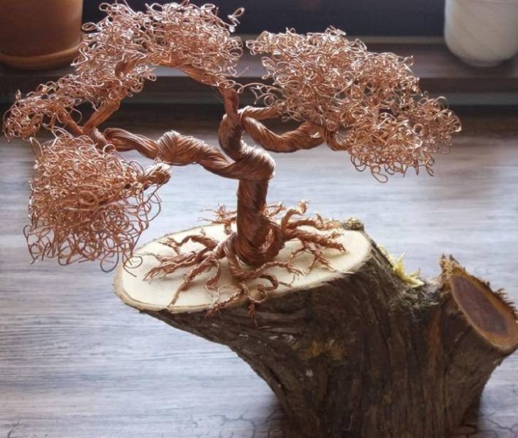  Obras De Arte Recicladas Un árbol bonsai hecho de alambre de cobre
