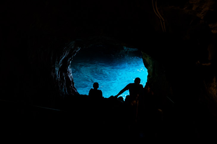 Cuevas Marinas, Israel