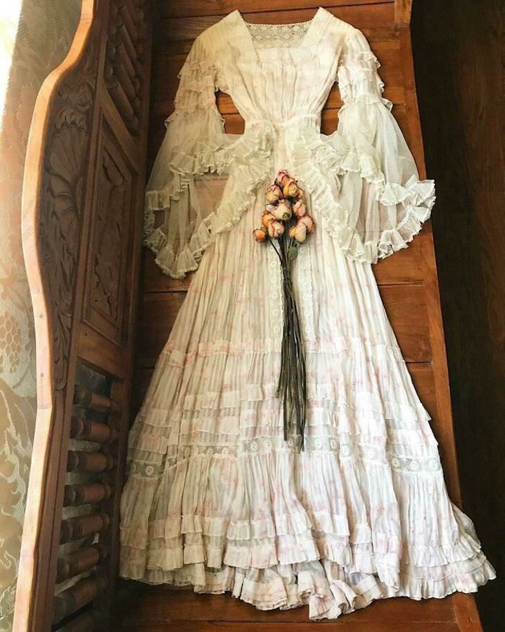 Artículos Antiguos Impresionantes Un vestido eduardiano original.