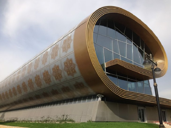 Edificios Extraños y Extravagantes El Museo Nacional de Alfombras en Bakú, Azerbaiyán
