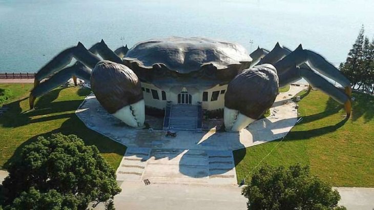Edificios Extraños y Extravagantes Un centro ecológico en China con forma de cangrejo