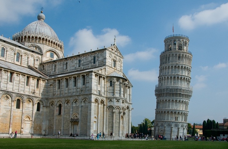 Datos Sobre La Torre De Pisa Mussolini intentó arreglar la torre pero la empeor