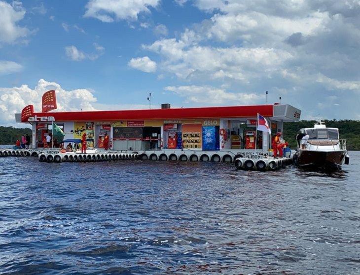 Life in Brazil, floating gas station