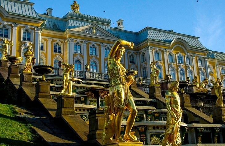 Hermosos jardines: Peterhof estatuas