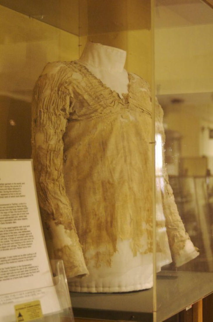 Hallazgos Arqueológicos Asombrosos  el vestido Tarkhan