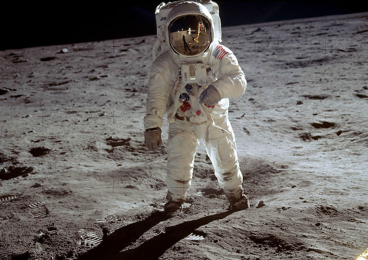 Datos Sobre Las Teorías De La Conspiración Hombre caminando en la luna