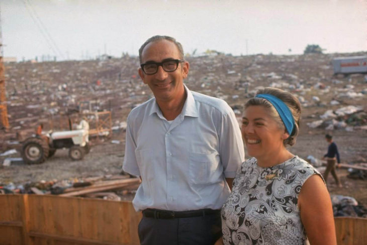 Woodstock Max Yasgur y su esposa