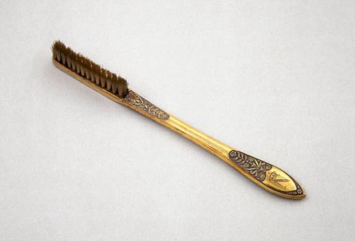 Objetos Históricos Antiguos Bien Conservados el cepillo de dientes de Napoleón