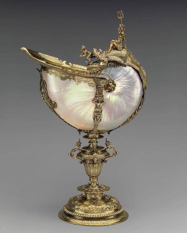 Objetos Históricos Antiguos Bien Conservados una hermosa copa Nautilus del siglo XVI 