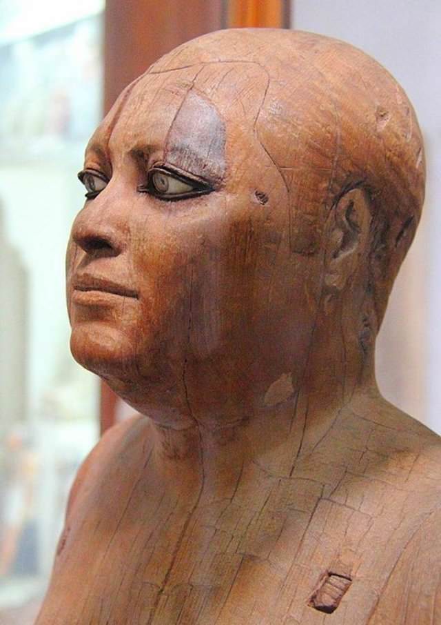 Objetos Históricos Antiguos Bien Conservados escultura de madera de un sacerdote egipcio se hizo hace 4.500 años