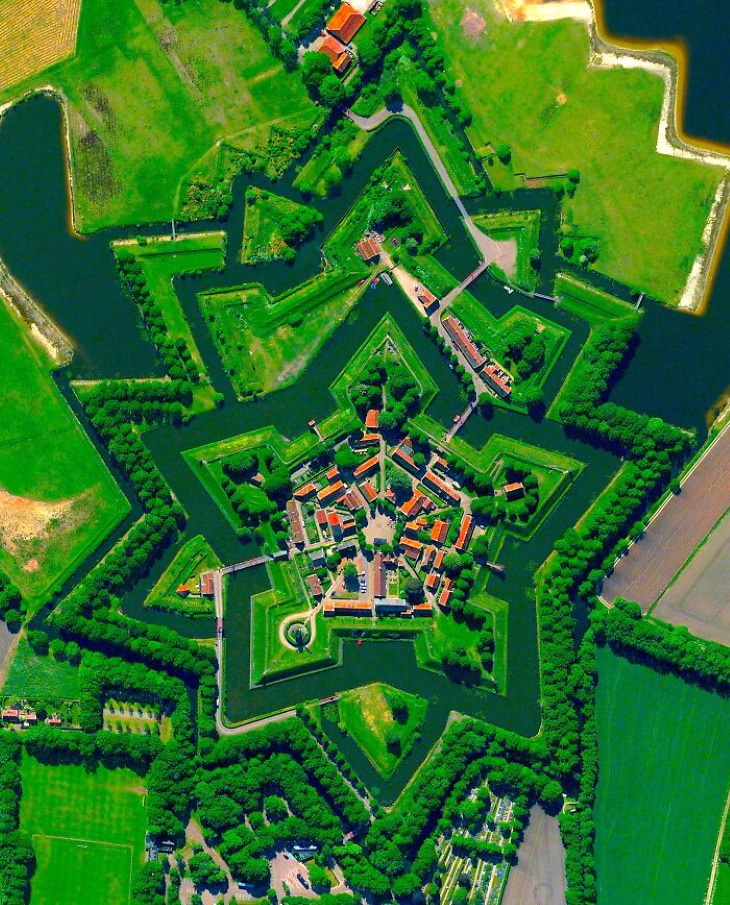 Hermosos Edificios Alrededor Del Mundo El fuerte Bourtange se encuentra en los Países Bajos