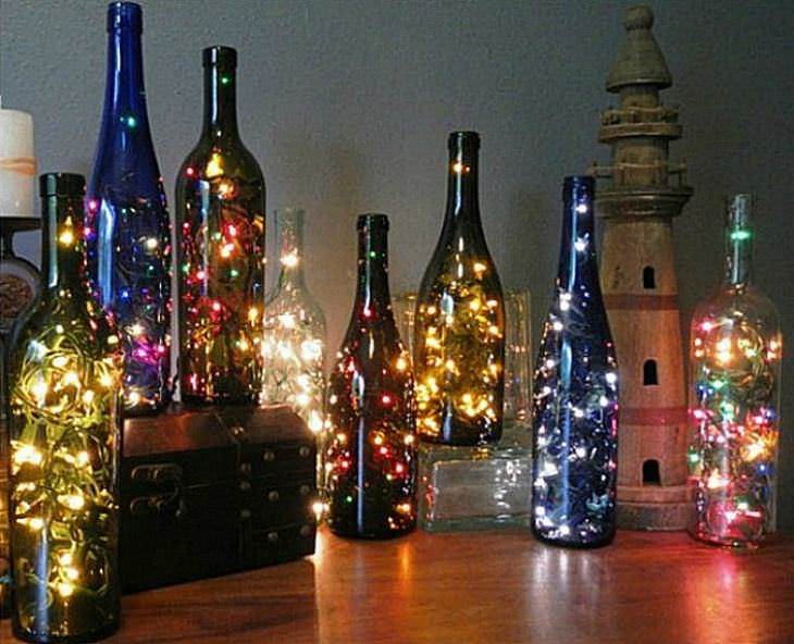 Ideas De Decoración Navideñas  Luces colocadas dentro de botellas
