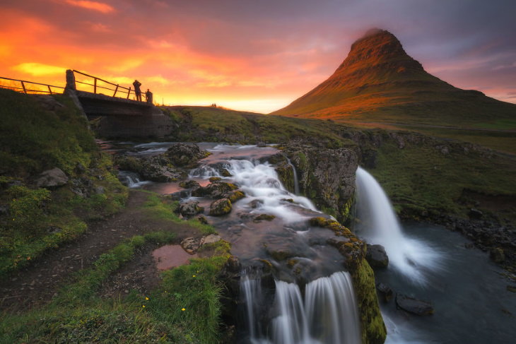 Magníficas Montañas Del Mundo Monte Kirkjufell y Kirkjufellfoss, Islandia